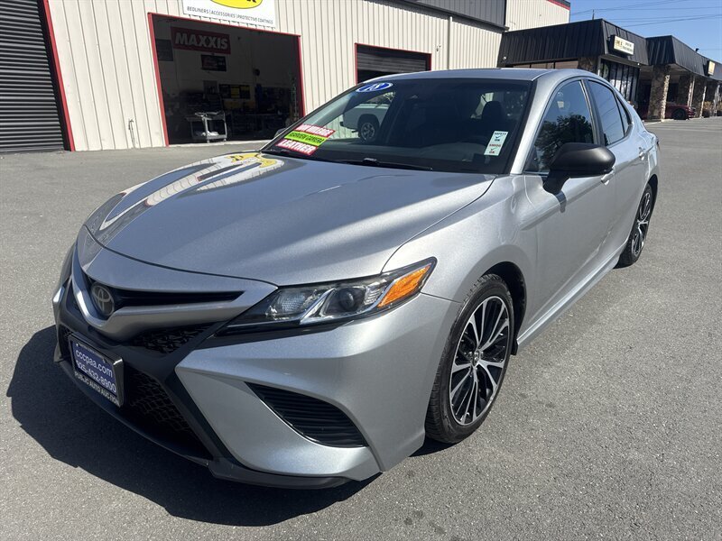 2018 Toyota Camry SE  