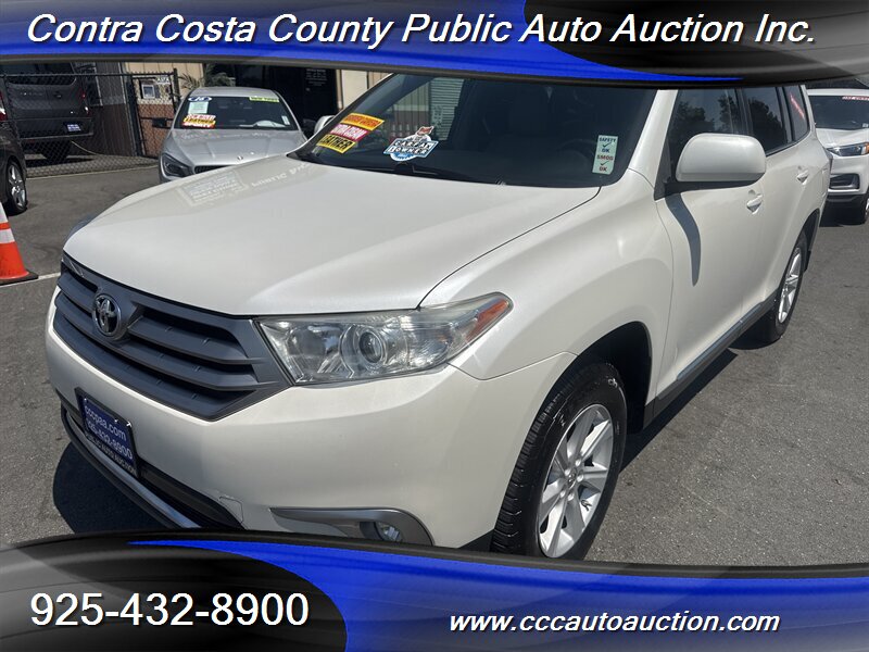 2012 Toyota Highlander SE  