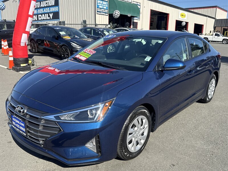 2020 Hyundai ELANTRA SE  