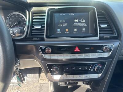 2018 Hyundai SONATA Eco - Photo 8 - Pittsburg, CA 94565-2812