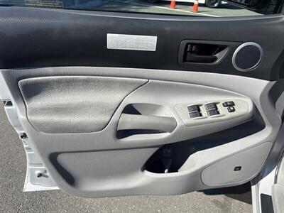 2011 Toyota Tacoma PreRunner V6   - Photo 10 - Pittsburg, CA 94565-2812