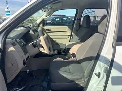 2012 Ford Escape XLS   - Photo 8 - Pittsburg, CA 94565-2812