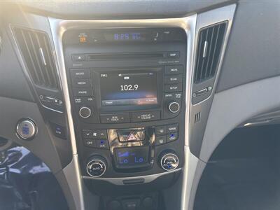 2015 Hyundai SONATA Hybrid   - Photo 13 - Pittsburg, CA 94565-2812