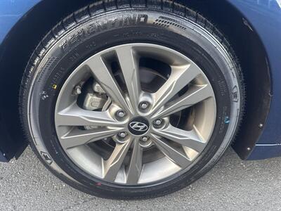 2018 Hyundai ELANTRA SEL   - Photo 5 - Pittsburg, CA 94565