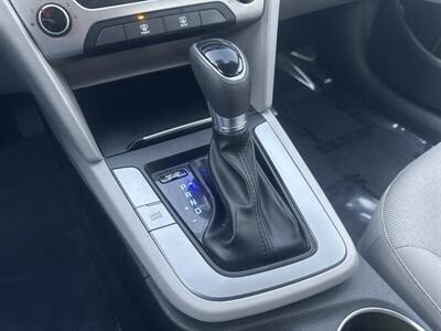 2018 Hyundai ELANTRA SEL   - Photo 9 - Pittsburg, CA 94565