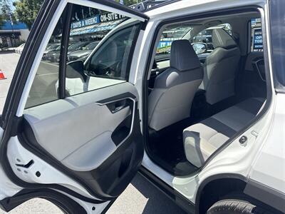 2020 Toyota RAV4 XLE Premium - Photo 18 - Pittsburg, CA 94565
