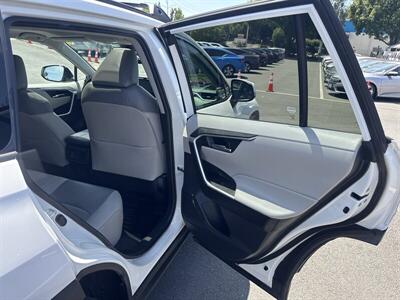 2020 Toyota RAV4 XLE Premium - Photo 24 - Pittsburg, CA 94565