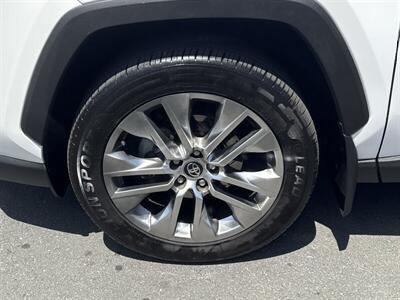 2020 Toyota RAV4 XLE Premium - Photo 5 - Pittsburg, CA 94565