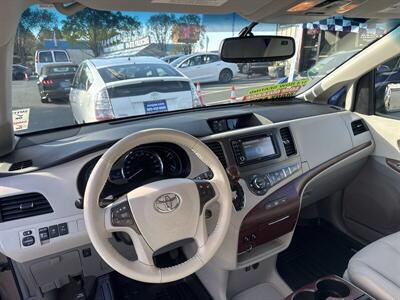 2013 Toyota Sienna XLE 8-Passenger   - Photo 2 - Pittsburg, CA 94565