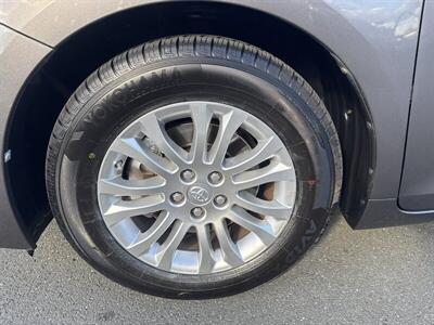 2013 Toyota Sienna XLE 8-Passenger   - Photo 15 - Pittsburg, CA 94565