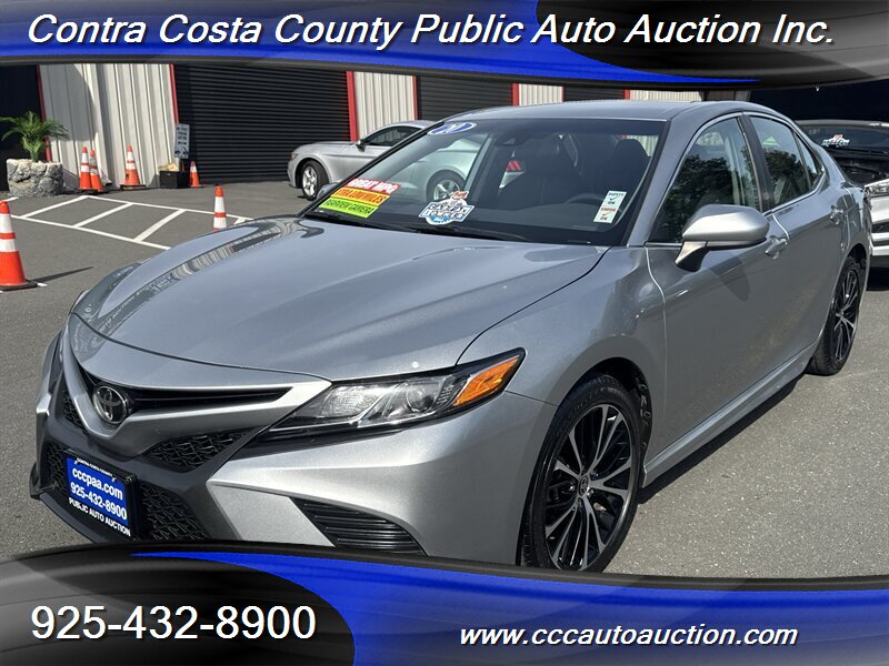 2020 Toyota Camry SE   - Photo 1 - Pittsburg, CA 94565
