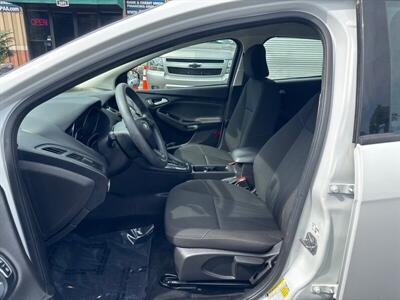 2017 Ford Focus SE   - Photo 7 - Pittsburg, CA 94565-2812