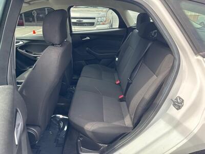 2017 Ford Focus SE   - Photo 16 - Pittsburg, CA 94565-2812