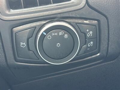 2017 Ford Focus SE   - Photo 12 - Pittsburg, CA 94565-2812
