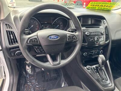 2017 Ford Focus SE   - Photo 8 - Pittsburg, CA 94565-2812
