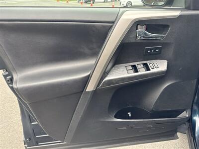 2017 Toyota RAV4 Platinum - Photo 15 - Pittsburg, CA 94565-2812