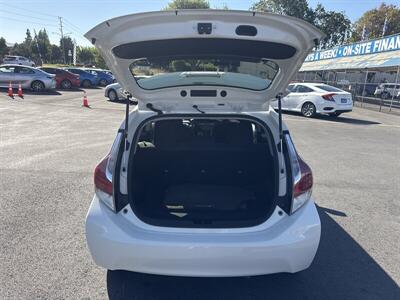 2015 Toyota Prius c One   - Photo 13 - Pittsburg, CA 94565-2812