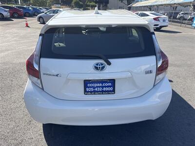 2015 Toyota Prius c One   - Photo 14 - Pittsburg, CA 94565-2812