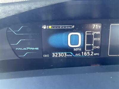 2017 Toyota Prius Prime Premium - Photo 6 - Pittsburg, CA 94565-2812