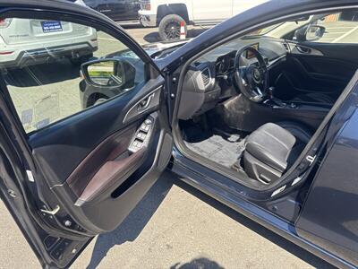 2018 Mazda Mazda3 Touring   - Photo 2 - Pittsburg, CA 94565-2812
