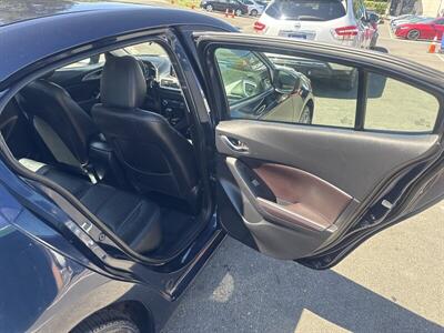 2018 Mazda Mazda3 Touring   - Photo 17 - Pittsburg, CA 94565-2812