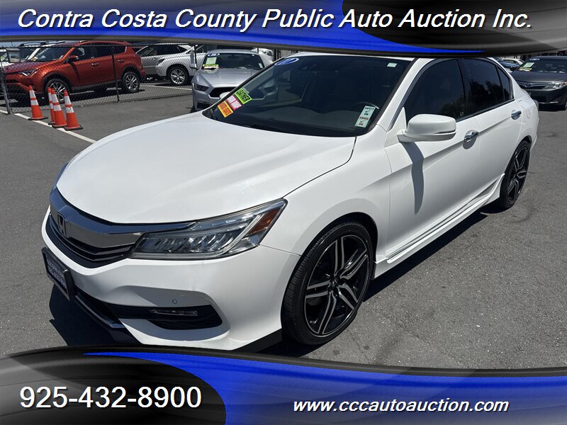 2017 Honda Accord Touring Auto's photo
