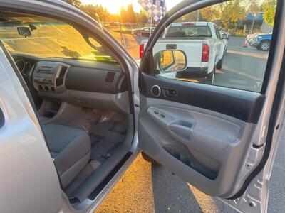 2006 Toyota Tacoma PreRunner V6   - Photo 22 - Pittsburg, CA 94565-2812