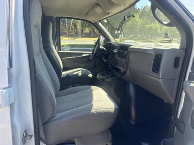2005 Chevrolet Express 3500   - Photo 17 - Pittsburg, CA 94565-2812