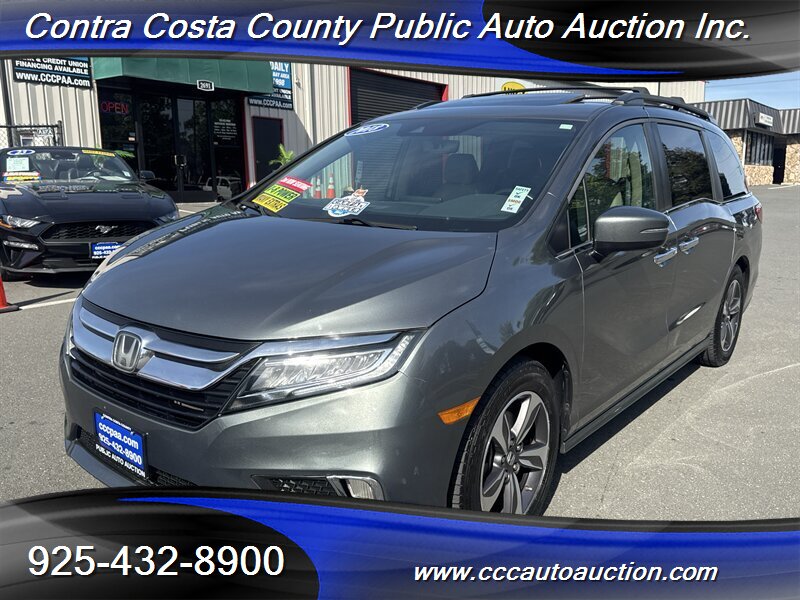 2018 Honda Odyssey Touring's photo