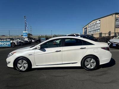 2014 Hyundai SONATA Hybrid   - Photo 3 - Pittsburg, CA 94565-2812