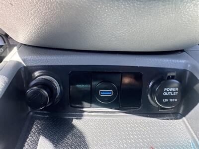 2008 Hyundai SANTA FE SE   - Photo 11 - Pittsburg, CA 94565-2812
