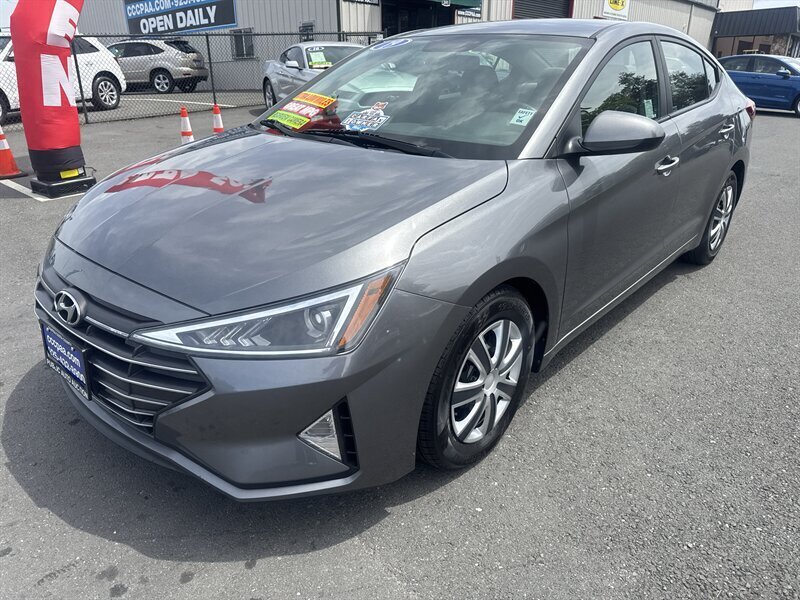 2019 Hyundai ELANTRA SE  