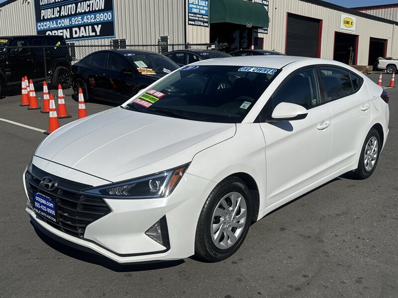 2020 Hyundai ELANTRA SE  
