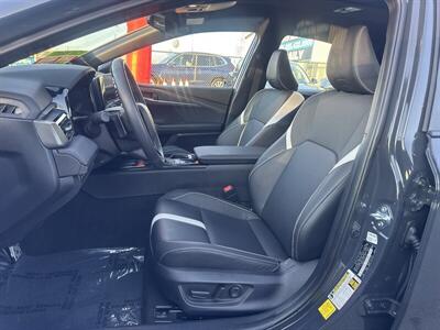 2025 Toyota Camry SE  Hybrid - Photo 3 - Pittsburg, CA 94565-2812