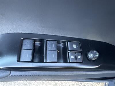 2025 Toyota Camry SE  Hybrid - Photo 15 - Pittsburg, CA 94565-2812