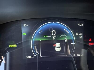 2025 Toyota Camry SE  Hybrid - Photo 6 - Pittsburg, CA 94565-2812