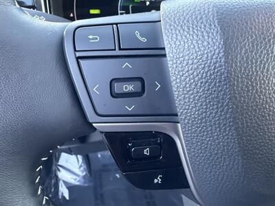 2025 Toyota Camry SE  Hybrid - Photo 5 - Pittsburg, CA 94565-2812