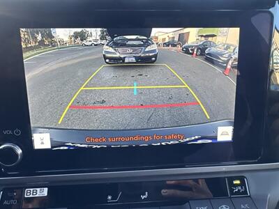 2025 Toyota Camry SE  Hybrid - Photo 9 - Pittsburg, CA 94565-2812