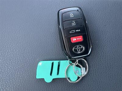 2025 Toyota Camry SE  Hybrid - Photo 28 - Pittsburg, CA 94565-2812