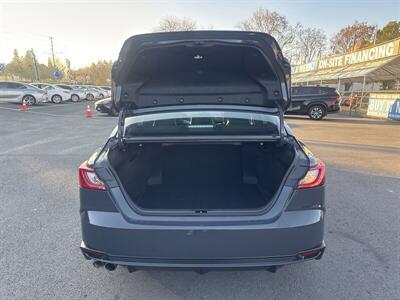 2025 Toyota Camry SE  Hybrid - Photo 23 - Pittsburg, CA 94565-2812