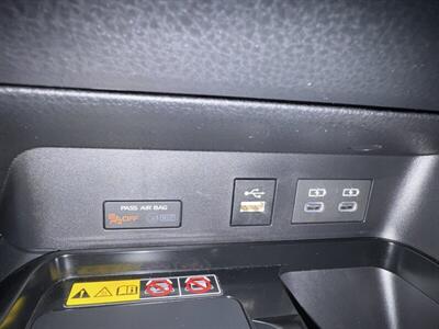 2025 Toyota Camry SE  Hybrid - Photo 11 - Pittsburg, CA 94565-2812