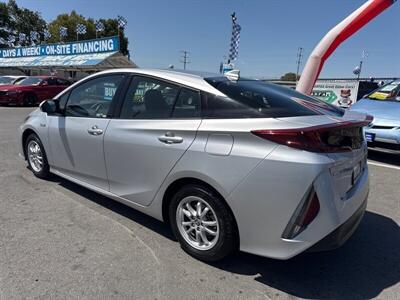 2017 Toyota Prius Prime Plus   - Photo 18 - Pittsburg, CA 94565-2812