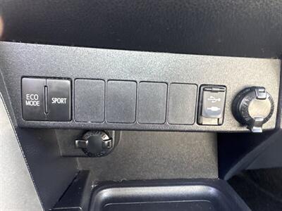 2017 Toyota RAV4 XLE   - Photo 10 - Pittsburg, CA 94565-2812