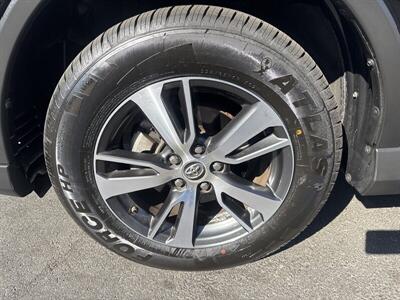 2017 Toyota RAV4 XLE   - Photo 14 - Pittsburg, CA 94565-2812