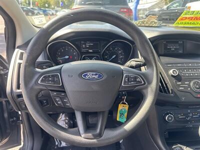 2018 Ford Focus SE   - Photo 4 - Pittsburg, CA 94565-2812