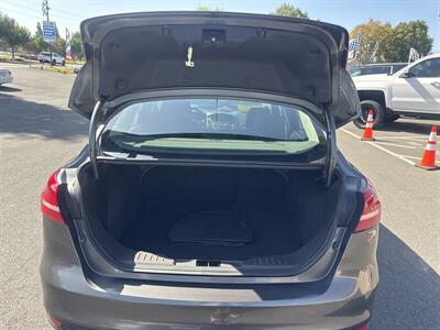 2018 Ford Focus SE   - Photo 19 - Pittsburg, CA 94565-2812