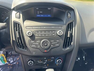 2018 Ford Focus SE   - Photo 8 - Pittsburg, CA 94565-2812