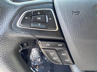 2018 Ford Focus SE   - Photo 5 - Pittsburg, CA 94565-2812