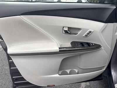 2015 Toyota Venza XLE   - Photo 11 - Pittsburg, CA 94565-2812