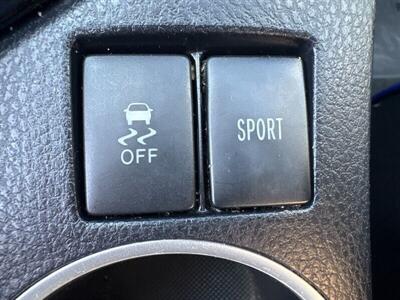 2018 Toyota Corolla SE - Photo 11 - Pittsburg, CA 94565-2812